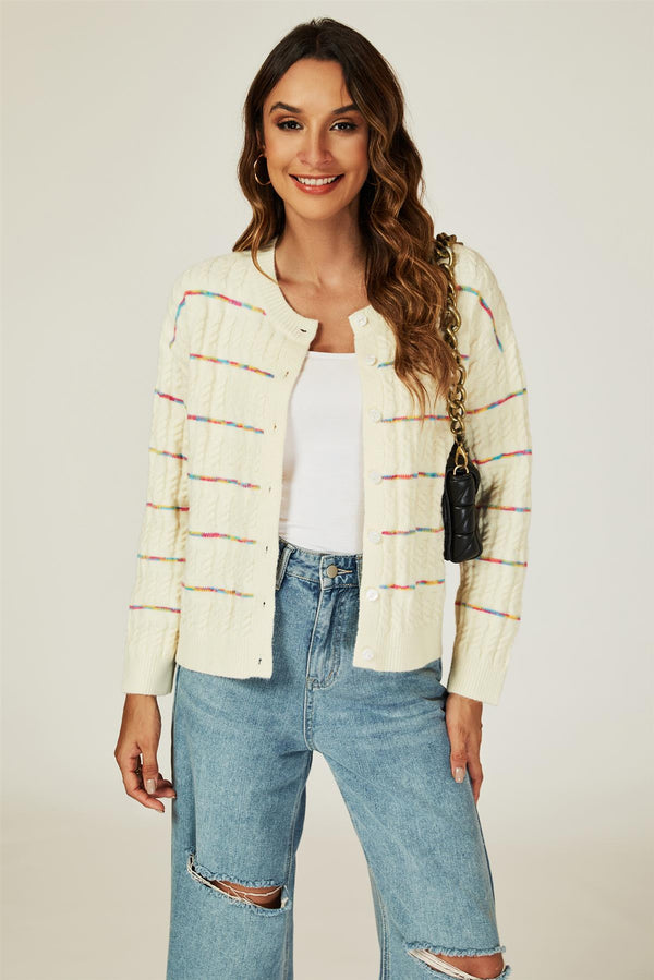 Strickjacke mit Regenbogenstreifen in Weiß